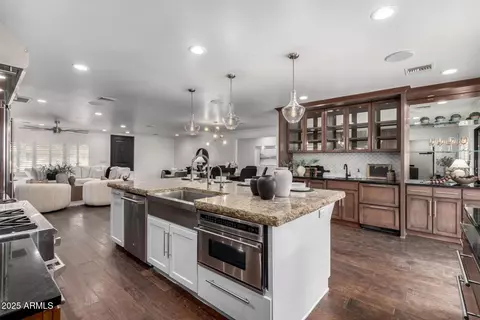 4017 E Wilshire Dr, Phoenix, AZ 85008 photo 13