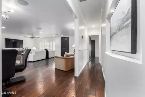 4017 E Wilshire Dr, Phoenix, AZ 85008 photo 8