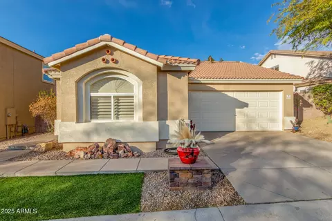 6710 E Rhodes St, Mesa, AZ 85215