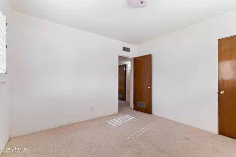 Bedroom - 6850 N 15th Pl, Phoenix, AZ 85014 photo 5 of 6
