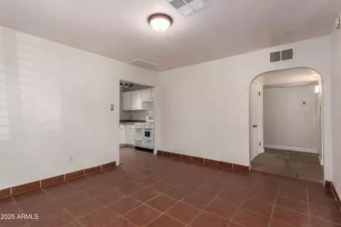 2326 E Yale St, Phoenix, AZ 85006 photo 6