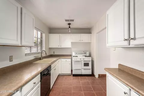 2326 E Yale St, Phoenix, AZ 85006 photo 10