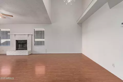 Living - 10036 W Montecito Ave, Phoenix, AZ 85037 photo 1 of 4