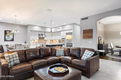 5473 E Herrera Dr, Phoenix, AZ 85054 photo 7
