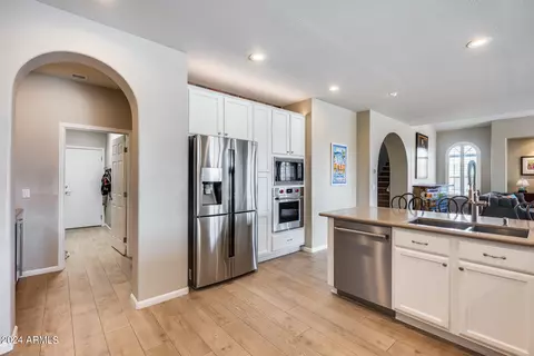 Entry Way - 3773 E Donald Dr, Phoenix, AZ 85050 photo 5 of 11