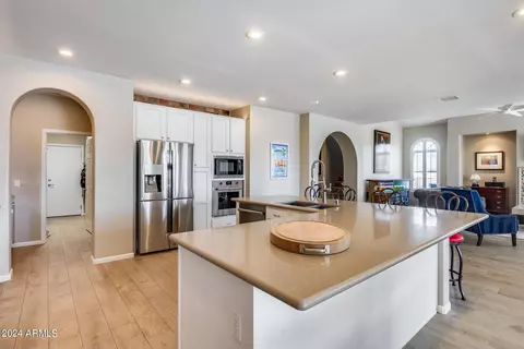 Kitchen - 3773 E Donald Dr, Phoenix, AZ 85050 photo 9 of 10