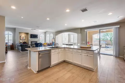 Kitchen - 3773 E Donald Dr, Phoenix, AZ 85050 photo 4 of 10