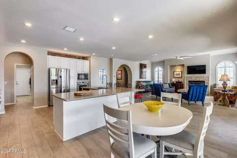 Kitchen - 3773 E Donald Dr, Phoenix, AZ 85050 photo 8 of 10