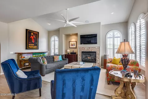Living - 3773 E Donald Dr, Phoenix, AZ 85050 photo 3 of 5