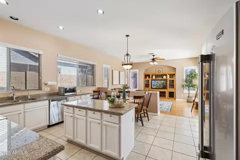 3165 E Indigo Bay Dr, Gilbert, AZ 85234 photo 3