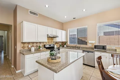3165 E Indigo Bay Dr, Gilbert, AZ 85234 photo 7