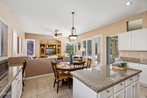 3165 E Indigo Bay Dr, Gilbert, AZ 85234 photo 5