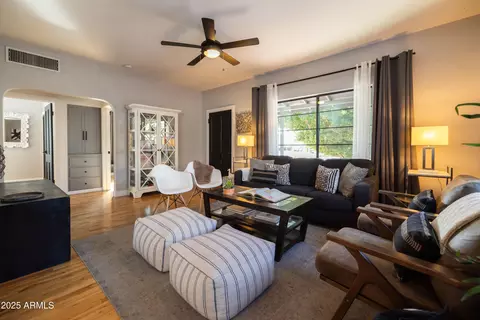 45 E Woodward Dr, Phoenix, AZ 85004 photo 9