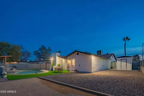 Exterior - 3402 E Sunnyside Dr, Phoenix, AZ 85028 photo 9 of 11