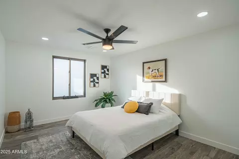 Bedroom - 3402 E Sunnyside Dr, Phoenix, AZ 85028 photo 3 of 3