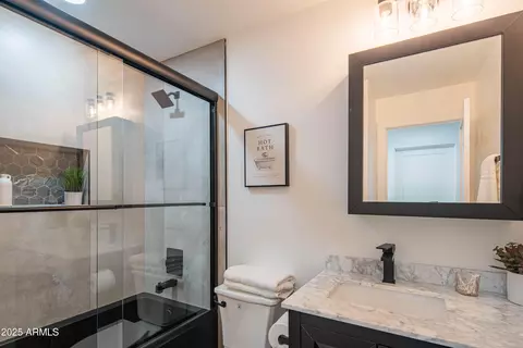 Bath - 3402 E Sunnyside Dr, Phoenix, AZ 85028 photo 3 of 3