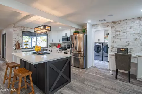 Kitchen - 3402 E Sunnyside Dr, Phoenix, AZ 85028 photo 1 of 2