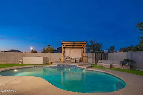 Exterior - 3402 E Sunnyside Dr, Phoenix, AZ 85028 photo 8 of 11