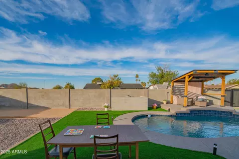 Exterior - 3402 E Sunnyside Dr, Phoenix, AZ 85028 photo 5 of 11