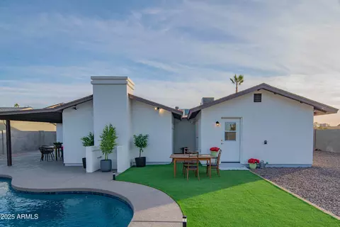 Exterior - 3402 E Sunnyside Dr, Phoenix, AZ 85028 photo 3 of 11