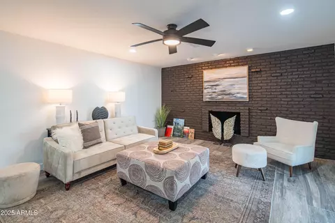 Living - 3402 E Sunnyside Dr, Phoenix, AZ 85028 photo 3 of 3