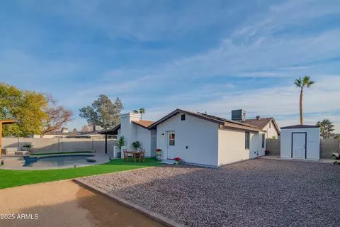 Exterior - 3402 E Sunnyside Dr, Phoenix, AZ 85028 photo 6 of 11
