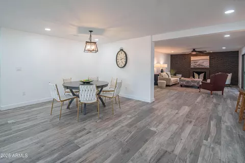 Dining - 3402 E Sunnyside Dr, Phoenix, AZ 85028 photo 2 of 3