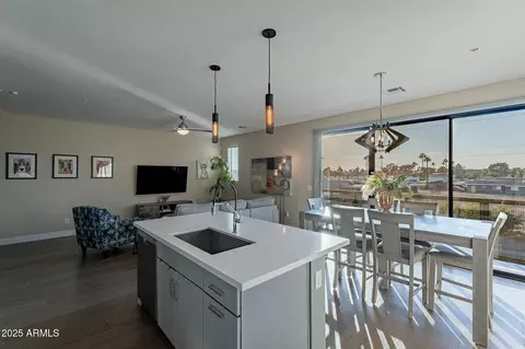 Kitchen - 4354 N 27th Pl, Phoenix, AZ 85016 photo 3 of 8