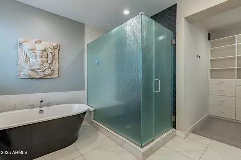 Bath - 4354 N 27th Pl, Phoenix, AZ 85016 photo 4 of 9