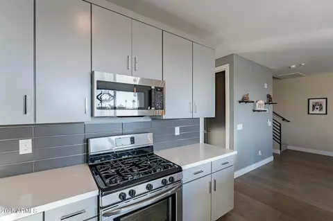 Kitchen - 4354 N 27th Pl, Phoenix, AZ 85016 photo 4 of 8