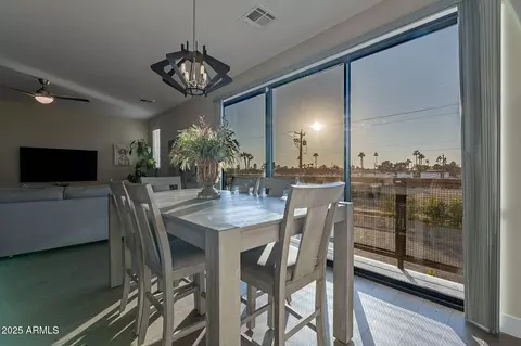 Dining - 4354 N 27th Pl, Phoenix, AZ 85016 photo 3 of 4