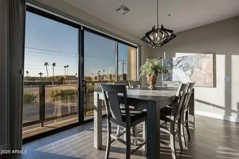 Dining - 4354 N 27th Pl, Phoenix, AZ 85016 photo 4 of 4