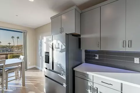 Kitchen - 4354 N 27th Pl, Phoenix, AZ 85016 photo 8 of 8