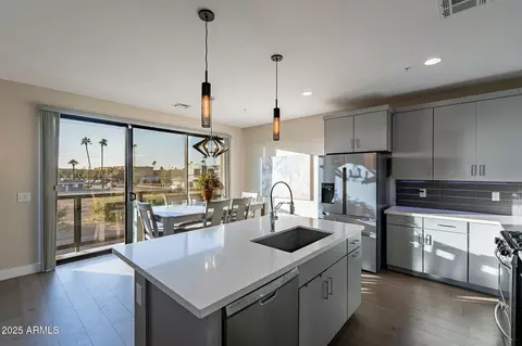 Kitchen - 4354 N 27th Pl, Phoenix, AZ 85016 photo 6 of 8