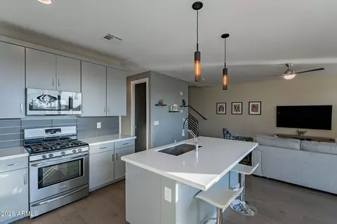 Kitchen - 4354 N 27th Pl, Phoenix, AZ 85016 photo 2 of 8