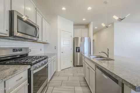 2838 W Apollo Rd, Phoenix, AZ 85041 photo 11