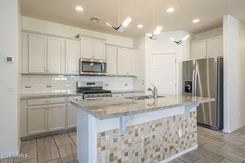2838 W Apollo Rd, Phoenix, AZ 85041 photo 9