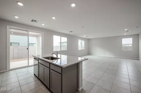 2575 E Bluff Spring Ave, Apache Junction, AZ 85119 photo 5