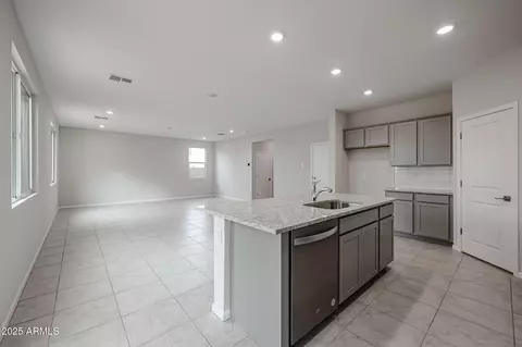 2575 E Bluff Spring Ave, Apache Junction, AZ 85119 photo 6