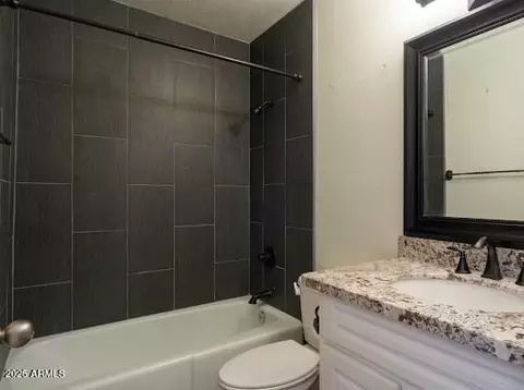 2215 E Des Moines Cir, Mesa, AZ 85213 photo 8