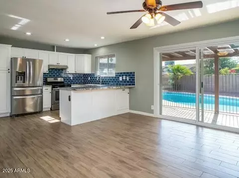 2215 E Des Moines Cir, Mesa, AZ 85213 photo 4