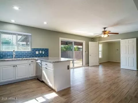 2215 E Des Moines Cir, Mesa, AZ 85213 photo 6