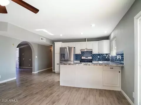 2215 E Des Moines Cir, Mesa, AZ 85213 photo 3