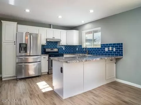 2215 E Des Moines Cir, Mesa, AZ 85213 photo 2