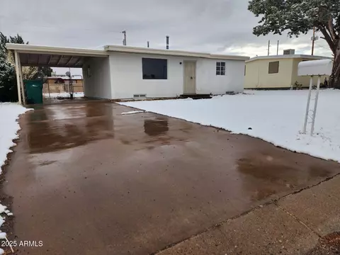 102 E Pima St, Huachuca City, AZ 85616