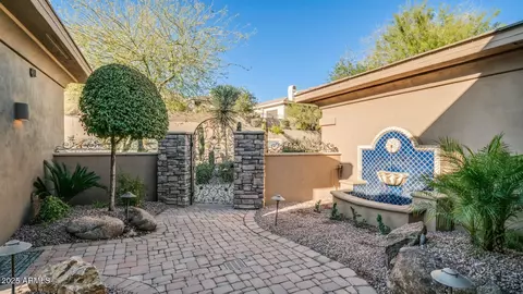 211 E Desert Wind Dr, Phoenix, AZ 85048 photo 6