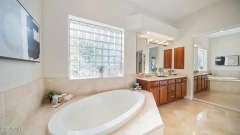 211 E Desert Wind Dr, Phoenix, AZ 85048 photo 28