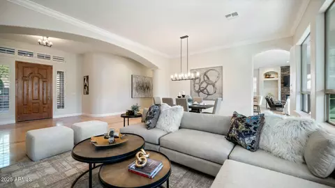 211 E Desert Wind Dr, Phoenix, AZ 85048 photo 9