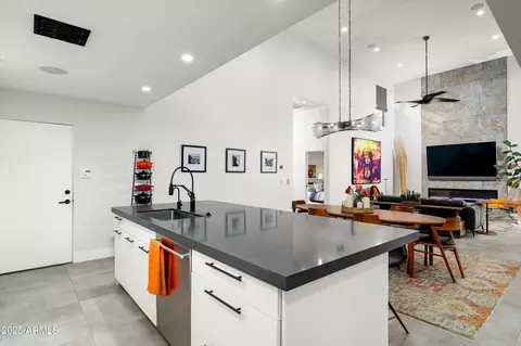 2445 E Oregon Ave, Phoenix, AZ 85016 photo 9