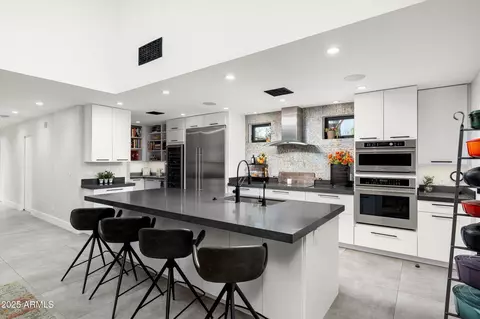 2445 E Oregon Ave, Phoenix, AZ 85016 photo 7